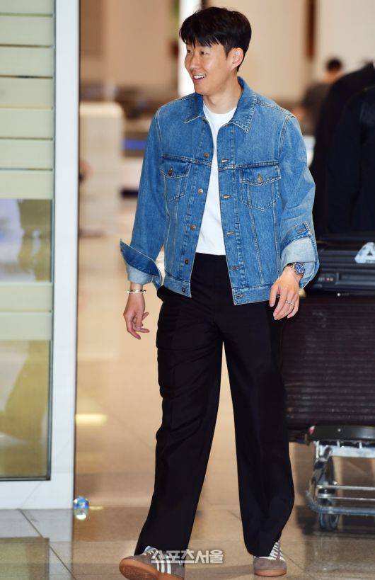 밝은 모습으로 귀국한 손흥민. 이주상기자 rainbow@sportsseoul.com