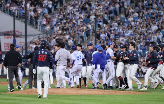 롯데와 삼성이 29일 대구삼성라이온즈파크에서 2025 KBO리그 정규시즌 경기를 치르고 있는 가운데 5회초 벤치클리어링이 발생했다. 대구 | 김동영 기자 raining99@sportsseoul.com