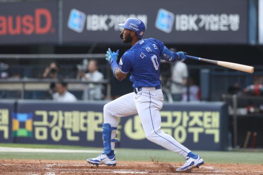 삼성 디아즈가 1일 서울 잠실구장에서 열린 2025 KBO리그 정규시즌 LG전 안타를 치고 있다. 사진 | 삼성 라이온즈