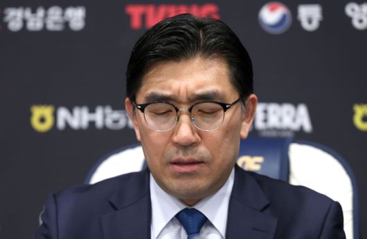 NC 이진만 대표가 30일 창원NC파크에서 야구장 재개장 등과 관련한 브리핑 하고 있다. 사진 | 창원=연합뉴스