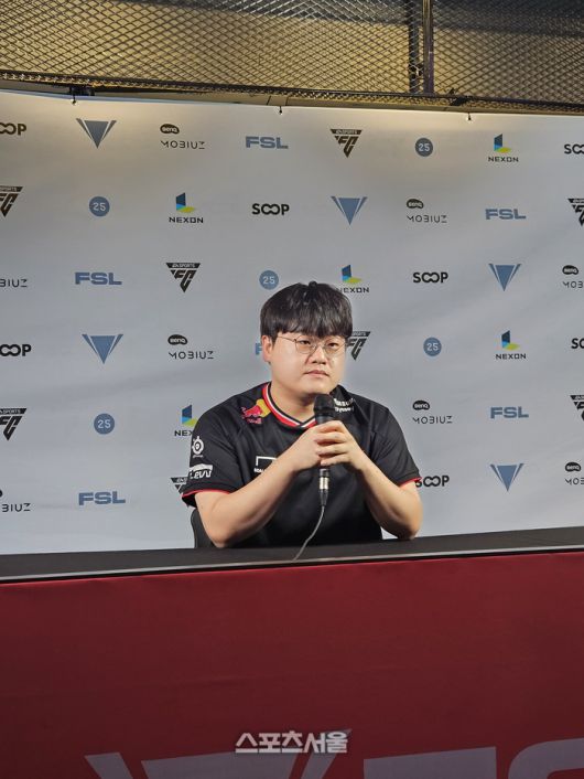 T1 강준호가 7일 서울 잠실DN콜로세움에서 열린 2025 FSL 스프링 4강전 승리 후 취재진 인터뷰에 응하고 있다. 잠실 | 강윤식 기자 skywalker@sportsseoul.com