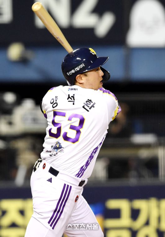 두산 양석환이 잠실구장에서 열린 2025 KBO리그 LG와 경기에서 적시타를 치고 있다. 잠실 | 박진업 기자 upandup@sportsseoul.com