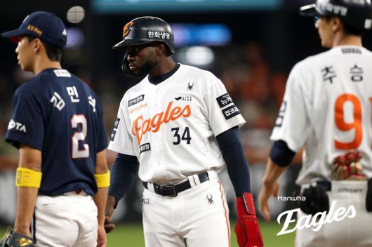 플로리얼이 손등 부상으로 인해 재활에 전념한다. 사진 | 한화 이글스