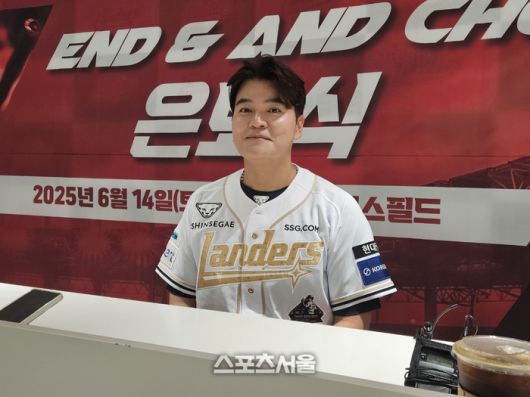 SSG 추신수 구단주 특별보좌역이 14일 인천SSG랜더스필드에서 은퇴식을 앞두고 인터뷰를 진행하고 있다. 문학 | 김동영 기자 raining99@sportsseoul.com