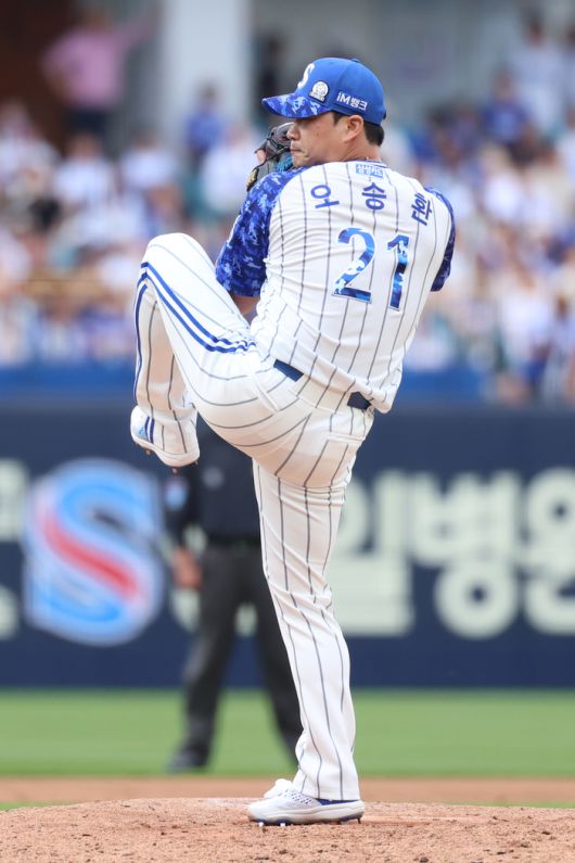 삼성 오승환이 7일 대구삼성라이온즈파크에서 열린 2025 KBO리그 NC전에서 역투하고 있다. 사진 | 삼성 라이온즈