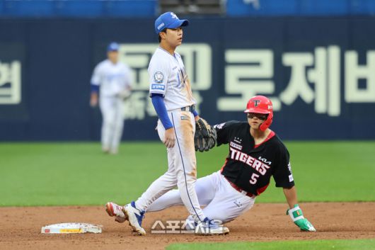 KIA 김도영이 24일 대구삼성라이온즈파크에서 열린 2025 KBO리그 정규시즌 삼성전에서 도루에 성공하고 있다. 사진 | KIA 타이거즈