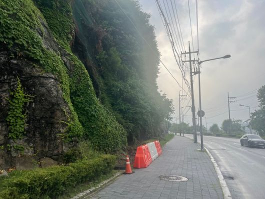 낙석 모습.  사진|춘천시청