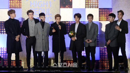 제25회 서울가요대상에서 대상을 수상한 엑소. 사진 | 스포츠서울DB