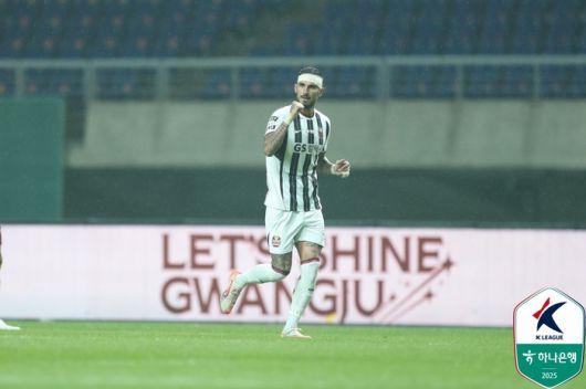 둑스가 광주전에서 득점 후 환호하고 있다. 사진 | 한국프로축구연맹