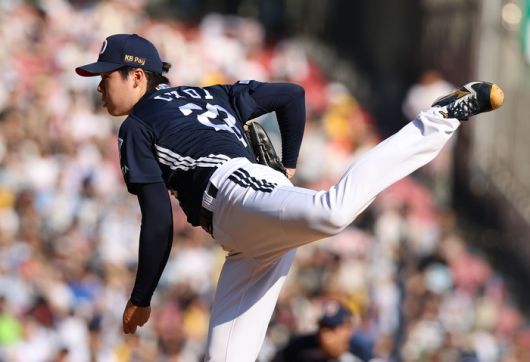 최승용이 투구에 임하고 있다. 사진 | 두산 베어스