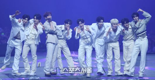 제로베이스원이 21일 인천 인스파이어 아레나에서 열린 제34회 서울가요대상에서 공연을 하고 있다. 2025. 6. 21.인천 | 최승섭기자 thunder@sportsseoul.com