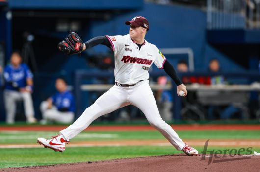 키움 로젠버그가 20일 고척스카이돔에서 열린 2025 KBO리그 삼성전에 선발 등판해 역투하고 있다. 사진 | 키움 히어로즈