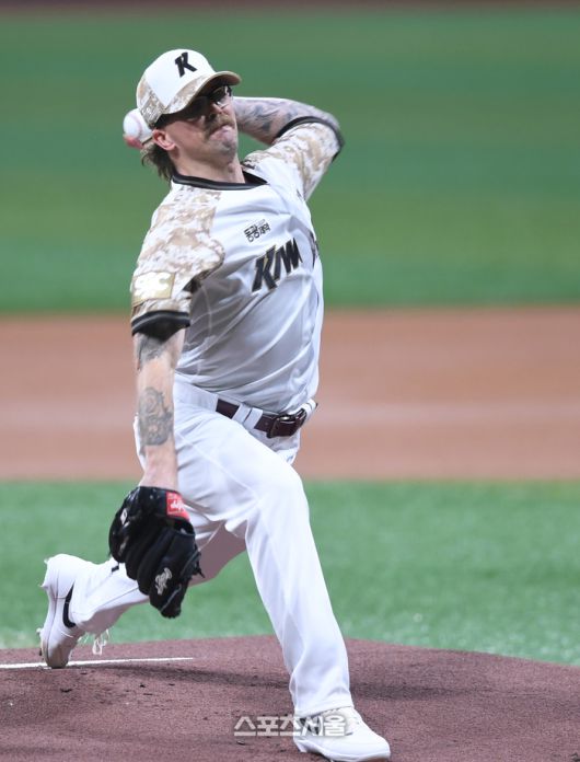 키움 선발투수 웰스가 25일 고척스카이돔에서 열린 2025 KBO리그 KIA와 경기에서 역투하고 있다. 고척 | 최승섭기자 thunder@sportsseoul.com