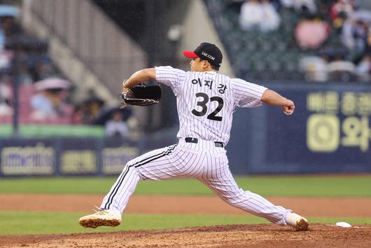 LG 이지강이 투구에 임하고 있다. 사진 | LG 트윈스