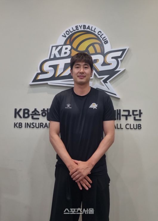 KB손해보험 박상하가 수원 인재니움에서 인터뷰 후 포즈를 취하고 있다. 사진 | 수원=박준범기자