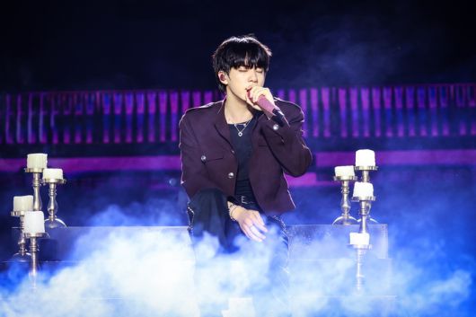 BTS 진이 지난 29일 고양 종합운동장 보조경기장에서 열린 팬 콘서트 ‘#RUNSEOKJIN_EP.TOUR’ 무대에 올랐다.사진 | 빅히트 뮤직