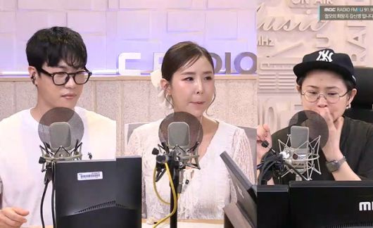 사진 | ‘정오의 희망곡 김신영입니다’ 보이는 라디오 캡처