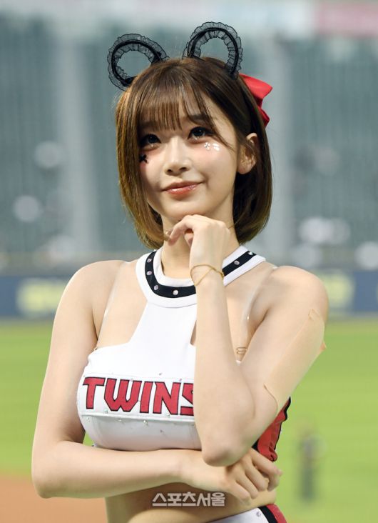 치어리더 이주은.  8일 잠실구장에서 열린 2025 KBO리그 키움과 LG의 경기. 잠실 | 박진업 기자  upandup@sportsseoul.com