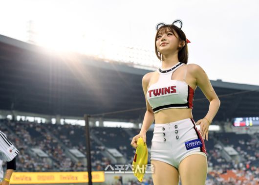 치어리더 이주은.  8일 잠실구장에서 열린 2025 KBO리그 키움과 LG의 경기. 잠실 | 박진업 기자  upandup@sportsseoul.com