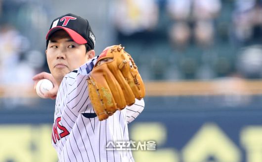 LG 임찬규가 27일 잠실구장에서 열린 2025 KBO리그 한화와 경기에 선발 등판해 힘차게 공을 던지고 있다. 잠실 | 박진업 기자 upandup@sportsseoul.com
