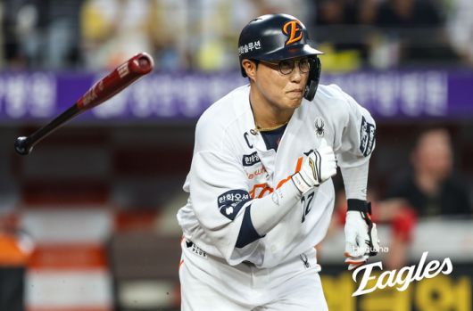 한화 채은성이 8일 대전 한화생명 볼파크에서 열린 2025 KBO리그 KIA전에서 3회말 3타점 2루타를 때리고 있다. 사진 | 한화 이글스