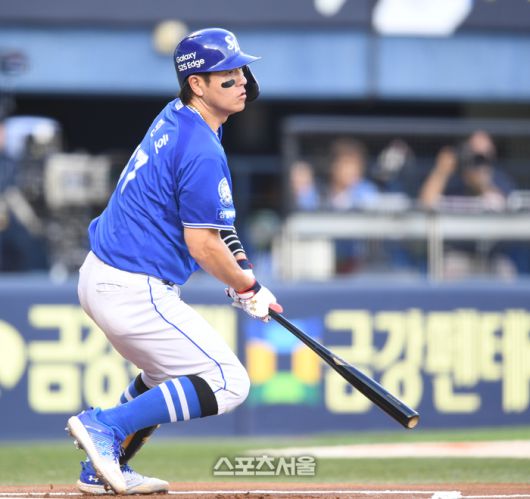 삼성 강민호가 2일 서울 잠실구장에서 열린 2025 KBO리그 두산과 경기에서 타격하고 있다. 잠실 | 최승섭기자 thunder@sportsseoul.com