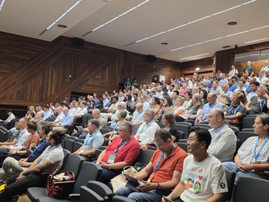 강원관광재단 최성현 대표이사가 포르투갈 브라가에서 열리고 있는 ‘국제광산수협회(IMWA, International Mine Water Association) 2025’에서 정선에서 열릴 IMWA 2026의 홍보 활동을 하고 있다.  사진|강원관광재단