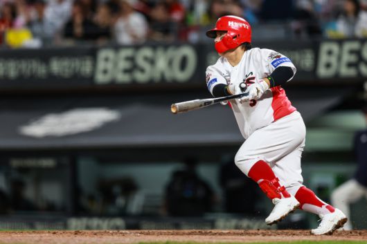 KIA 김선빈이 광주-기아 챔피언스 필드에서 열린 2025 KBO리그 롯데전에서 2타점 적시타를 치고 있다. 사진 | KIA 타이거즈