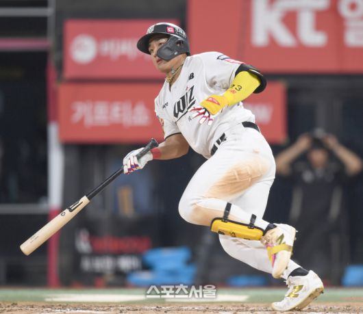 KT 안현민이 3일 수원 KT위즈파크에서 열린 2025 KBO리그 키움과 경기 7회말 안타를 치고 있다. 수원 | 최승섭기자 thunder@sportsseoul.com