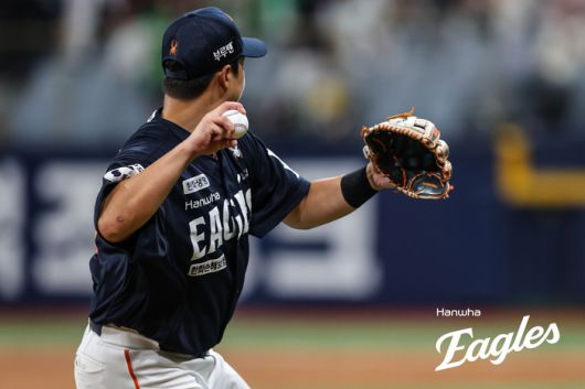 한화 노시환이 6일 고척스카이돔에서 열린 2025 KBO리그 키움전에서 3루 수비를 보고 있다. 사진 | 한화 이글스