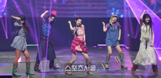 키키가 지난달 21일 인천 인스파이어 아레나에서 열린 제34회 서울가요대상에서 공연을 하고 있다.  인천 | 최승섭기자 thunder@sportsseoul.com