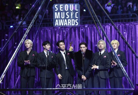 피원하모니(P1Harmony)가 21일 오후 인천 중구 인스파이어 아레나에서 열린 제34회 ‘서울가요대상’에서 본상을 수상한 뒤 소감을 밝히고 있다. 2025. 6. 21. 인천 | 박진업 기자 upandup@sportsseoul.com