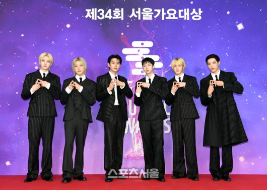 피원하모니(P1Harmony)가 21일 오후 인천 중구 인스파이어 아레나에서 열린 제34회 ‘서울가요대상’ 레드카펫에서 취재진을 향해 포즈를 취하고 있다. 2025. 6. 21. 인천 | 박진업 기자 upandup@sportsseoul.com