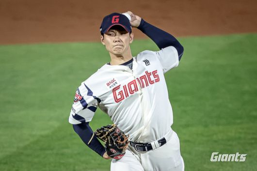 홍민기가 투구에 임하고 있다. 사진 | 롯데 자이언츠