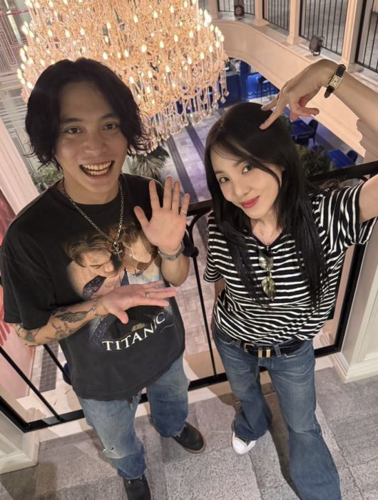 일본가수 유우리-2NE1 산다라박. 산다라박 인스타그램.