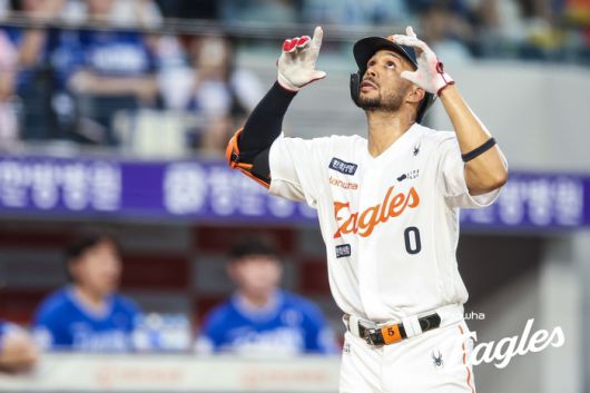 리베라토가 홈런을 친 뒤 세리머니를 하고 있다. 사진 | 한화 이글스