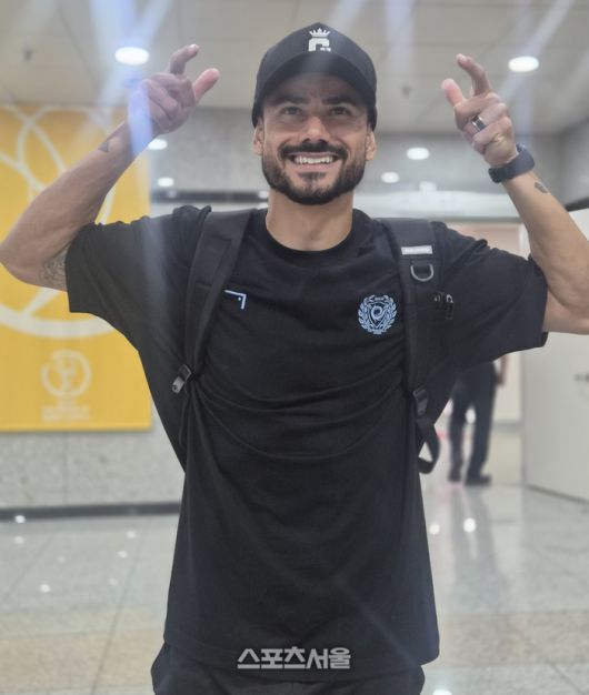 대구 세징야가 8일 서울전에서 인터뷰 후 포즈를 취하고 있다. 사진 | 상암=박준범기자