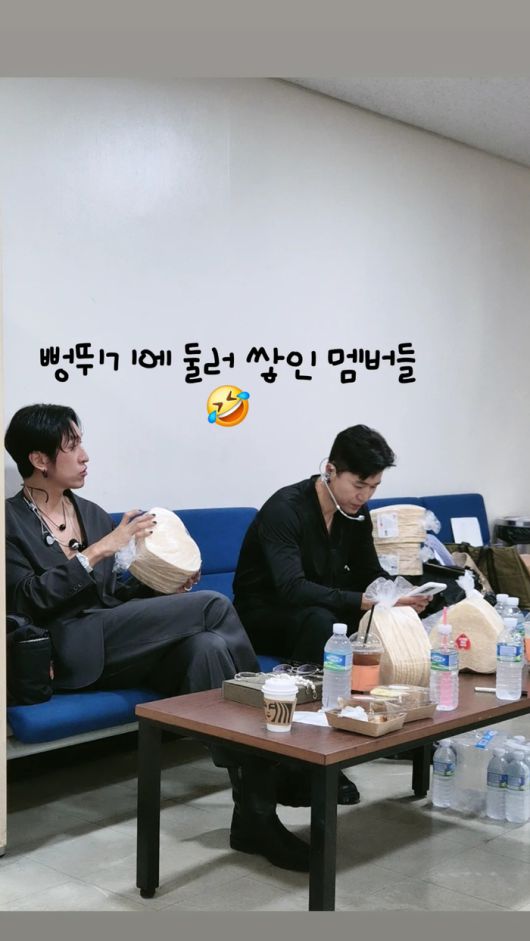 코요태 빽가-김종민. 신지 인스타그램