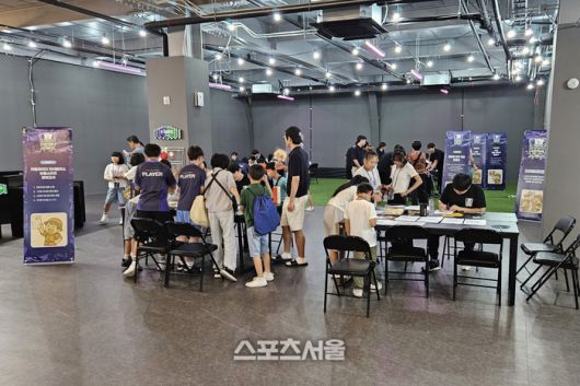 유스 e스포츠 페스티벌이 열리는 대전e스포츠경기장 한켠에 마련된 이벤트를 즐기는 아이들. 대전 | 강윤식 기자 skywalker@sportsseoul.com