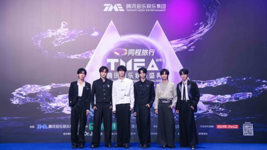 뻔푸소년CIIU. 사진 | JYP CHINA