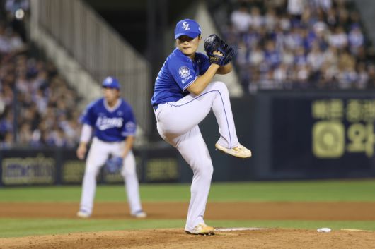 삼성 이승민이 26일 서울 잠실구장에서 열린 2025 KBO리그 두산전에 등판해 역투하고 있다. 사진 | 삼성 라이온즈