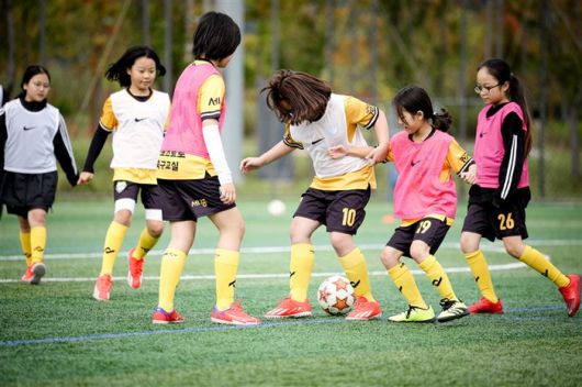 지난 2024년 세종스포츠토토여자축구교실에 참여한 유소녀 회원들. 사진 | 한국스포츠레저