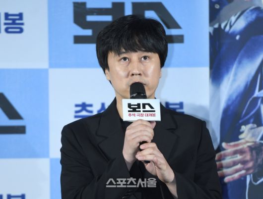 라희찬 감독이 1일 서울 메가박스 성수에서 열린 영화 ‘보스’ 제작보고회에서 인사말을 하고 있다. 2025. 9. 1최승섭기자 thunder@sportsseoul.com