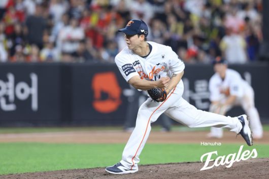 한화 엄상백이 2일 대전 한화생명 볼파크에서 열린 2025 KBO리그 정규시즌 KIA전에 등판해 역투하고 있다. 사진 | 한화 이글스
