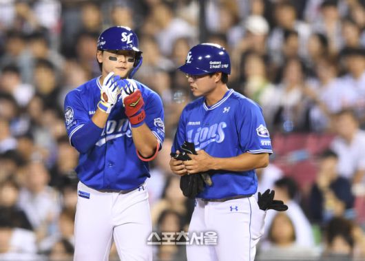 삼성 박승규가 26일 서울 잠실구장에서 열린 2025 KBO리그 두산과 경기 5회초 좌전안타를 친 후 세리머니를 하고 있다. 잠실 | 최승섭기자 thunder@sportsseoul.com