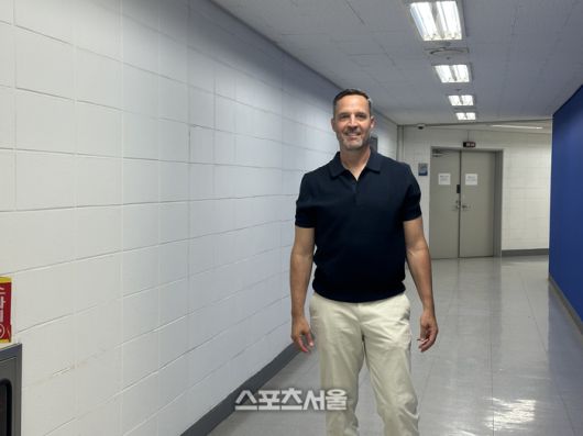 송성문의 해외 에이전시인 인디펜던트 스포츠&엔터테인먼트(ISE)의 마크 파이퍼 대표가 3일 삼성-키움전이 열린 대구삼성라이온즈파크를 찾아 취재진과 인터뷰를 가졌다. 대구 | 이소영 기자 sshong@sportsseoul.com