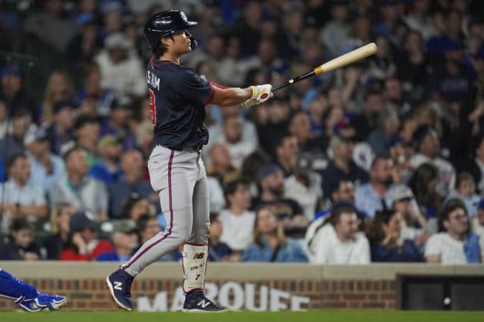 애틀랜타 김하성이 4일(한국시간) 미국 일리노이주 시카고 리글리 필드에서 열린 2025 메이저리그(ML) 시카고 컵스전에서 7회초 3점포를 터트리고 있다. 사진 | 시카고=AP연합뉴스