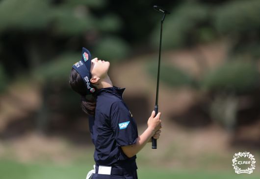 전인지가 4일 블랙스톤 이천GC에서 열린 KLPGA투어 KB금융 스타챔피언십 1라운드에서 버디 실패 후 아쉬워하고 있다. 사진 | KLPGA