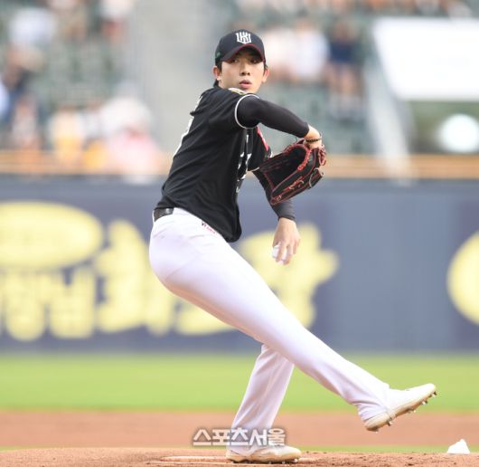 KT 오원석이 29일 서울 잠실구장에서 열린 2025 KBO리그 LG와 경기에서 역투하고 있다. 잠실 | 최승섭 기자 thunder@sportsseoul.com