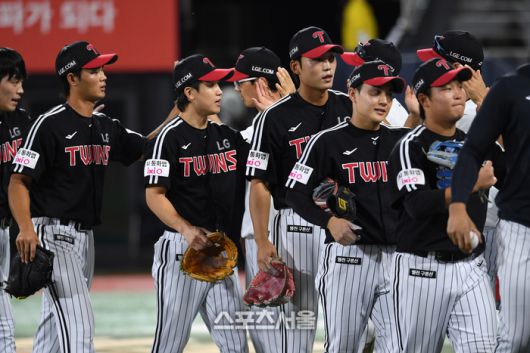 LG 선수들. 수원 | 박진업 기자 upandup@sportsseoul.com